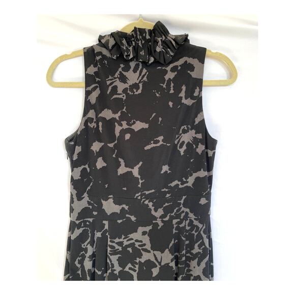 Taylor Ruffle Front Black Grey Sleeveless Sheath Abstract Floral Dress, Size 8 - Picture 5 of 6